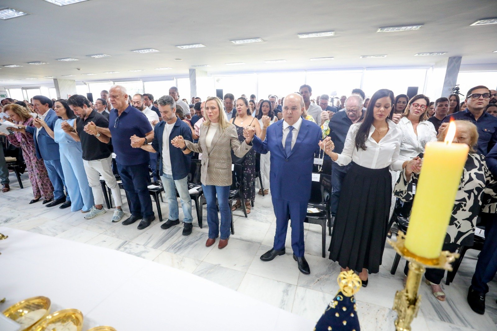 Ibaneis Rocha encerra mandato com missa e inclusão de retrato na Galeria dos Governadores