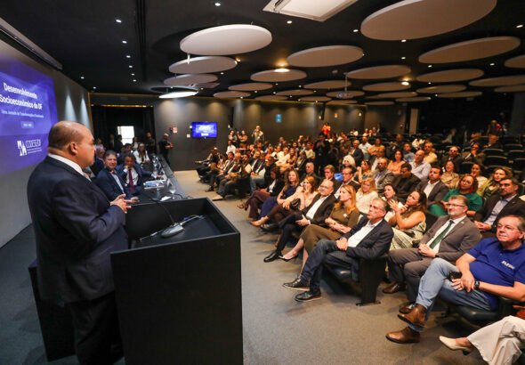 Ibaneis alinha estratégias com o Codese e projeta avanços para o Distrito Federal