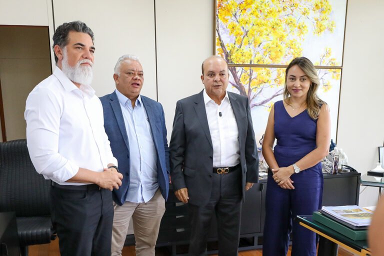 Ibaneis autoriza nomeação de 1.154 aprovados para reforçar a Saúde no DF