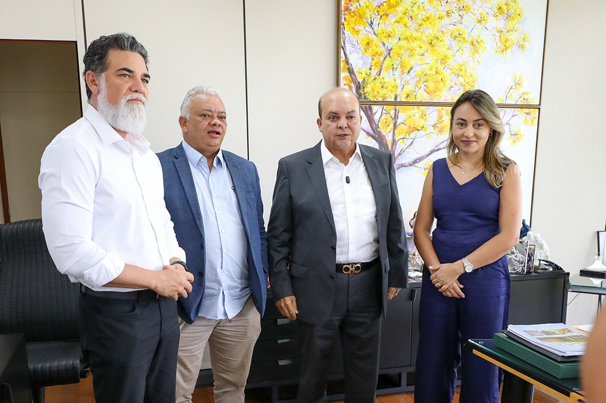 Ibaneis autoriza nomeação de 1.154 aprovados para reforçar a Saúde no DF