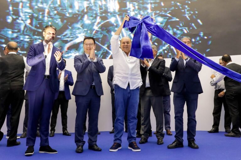 Ibaneis prestigia abertura da Denza e destaca expansão do mercado de veículos elétricos