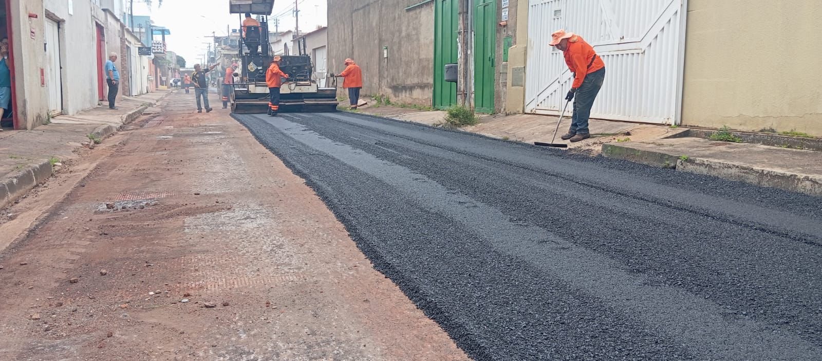 Mais de 40 toneladas de asfalto impulsionam obras de pavimentação em Ceilândia