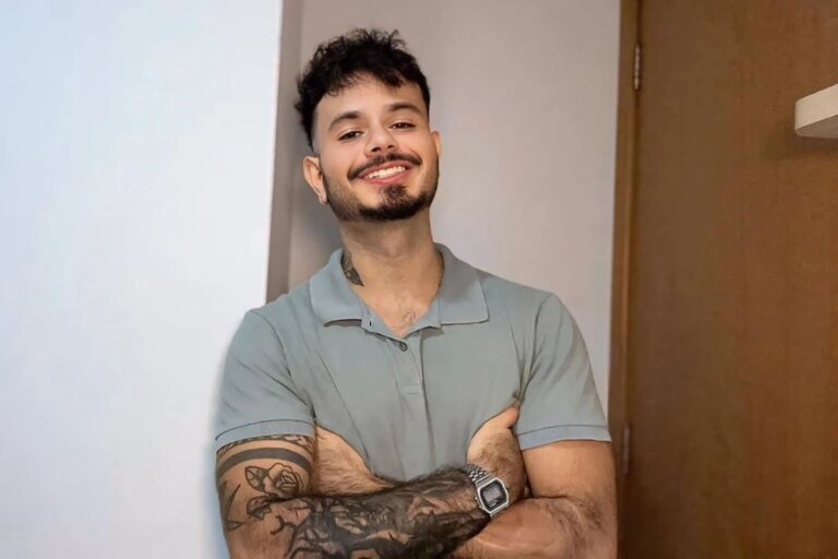 "Mancha simples que cresceu rapidamente", conta jovem com câncer grave