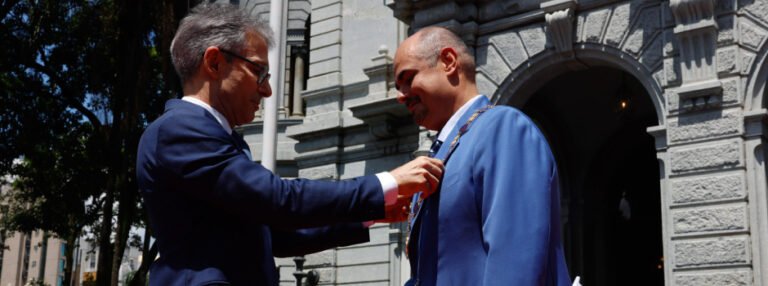 Mateus Simões assume o governo de Minas após cerimônia de transmissão no Palácio da Liberdade