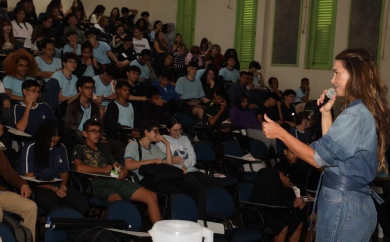 Procuradoria da Mulher da CLDF promove ação de prevenção à violência em escola do Cruzeiro