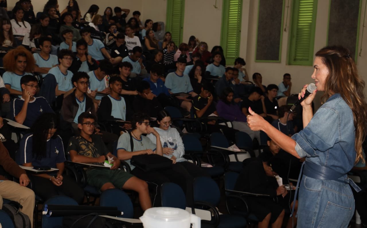 Procuradoria da Mulher da CLDF promove ação de prevenção à violência em escola do Cruzeiro