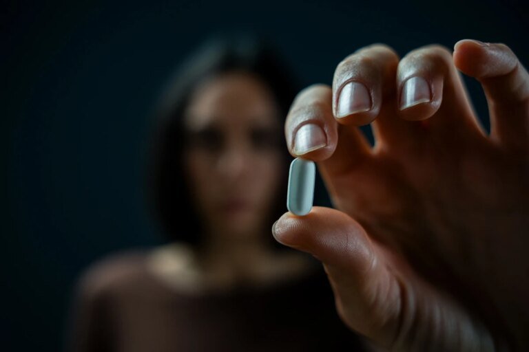 Psiquiatra explica riscos do uso de psicodélicos fora de tratamento