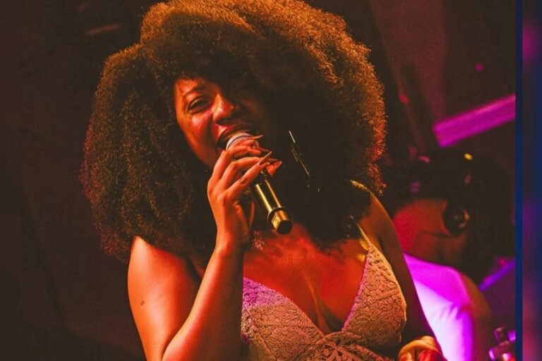 Saiba sintomas do aneurisma, que matou a sambista Adriana Araújo