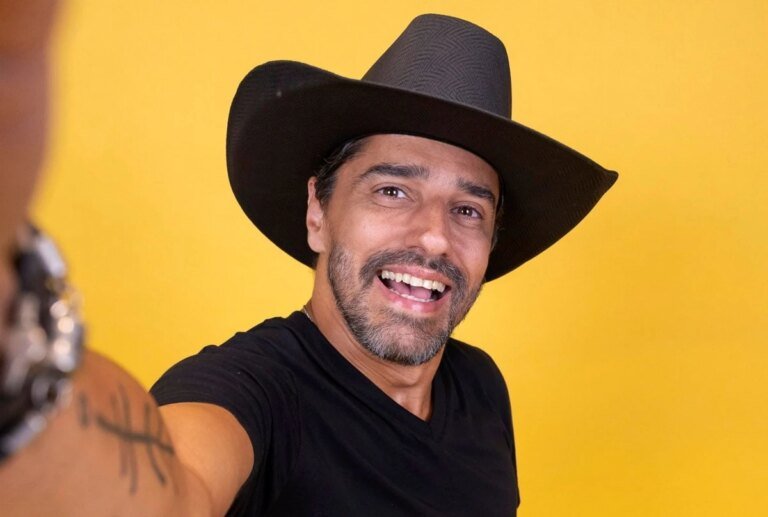 Vídeo: Alberto Cowboy usa termo homofóbico e incomoda Gil do Vigor