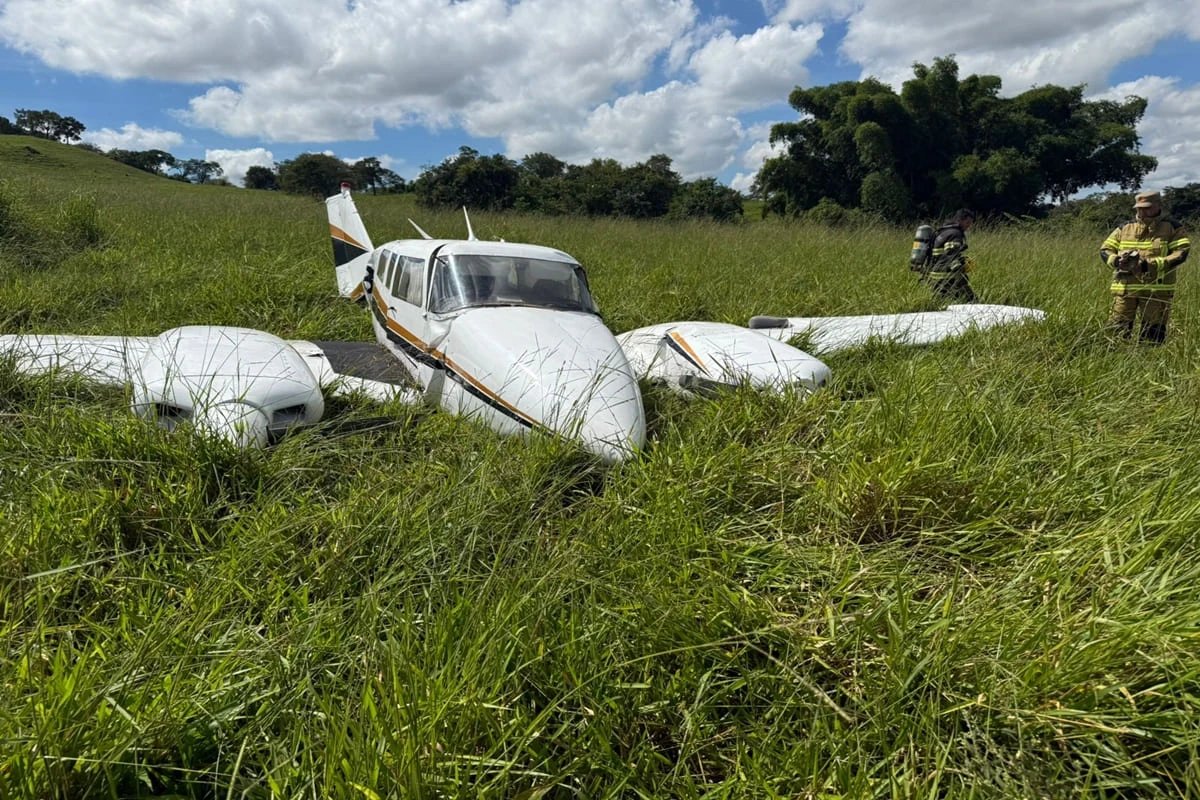 Avião de pequeno porte faz pouso de emergência em Trindade (GO)