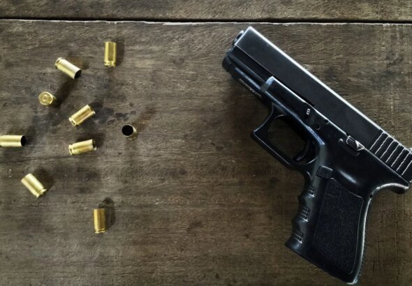 Bombeiro mata cachorro após ataque em estacionamento em GO