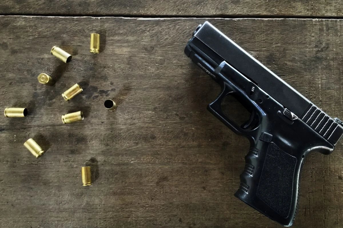 Bombeiro mata cachorro após ataque em estacionamento em GO