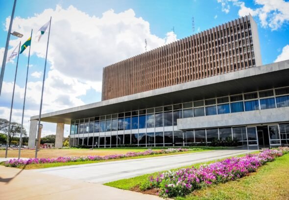 Celina Leão anuncia ponto facultativo para servidores do GDF nesta quinta-feira