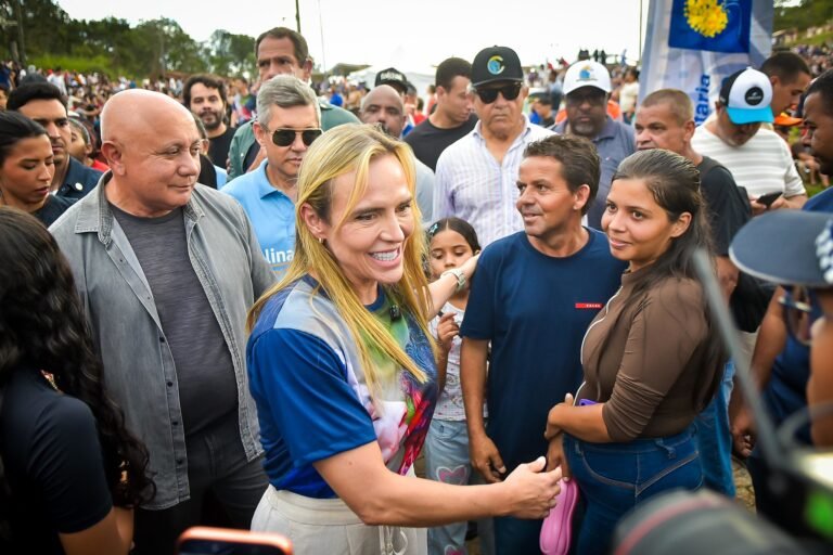 Celina Leão participa de Via-Sacra e destaca força da fé em evento tradicional do DF