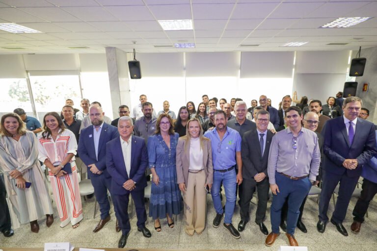 Celina lança estratégia para impulsionar produtos do DF no comércio