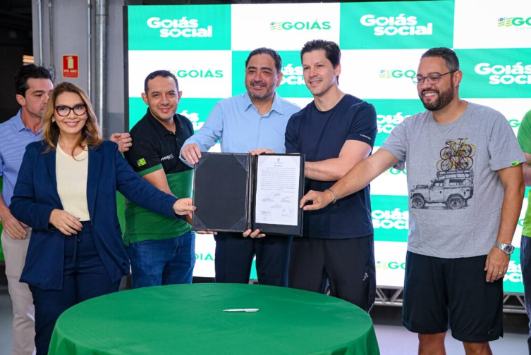 Daniel Vilela reabre Autódromo de Goiânia para ciclistas e anuncia novo Centro Aquático