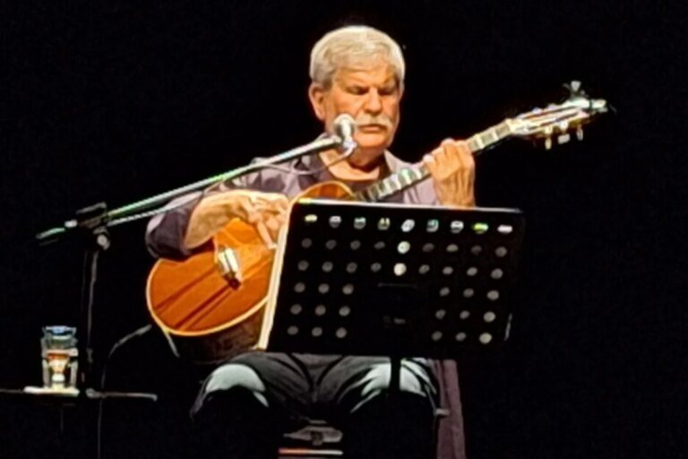 Dori Caymmi faz homenagem póstuma à irmã, Nana Caymmi, em show no Rio