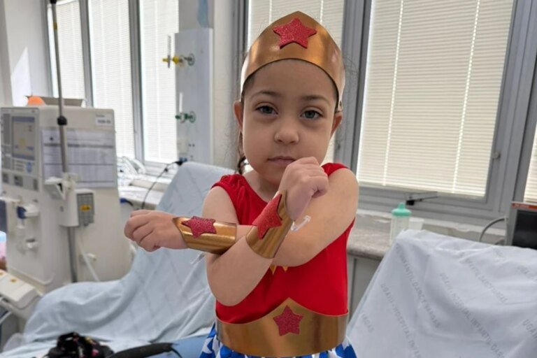 “Fé”, afirma mãe após filha superar parada cardíaca de 30 minutos