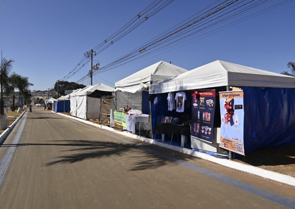 Festa de Trindade se aproxima e Goinfra abre inscrições para barracas comerciais na Rodovia dos Romeiros