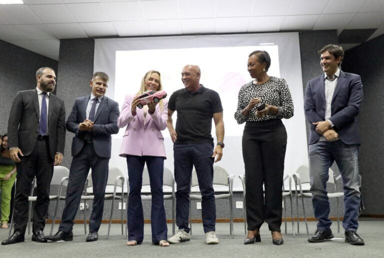 Governadora sanciona lei que regulamenta previdência da Polícia Civil do DF