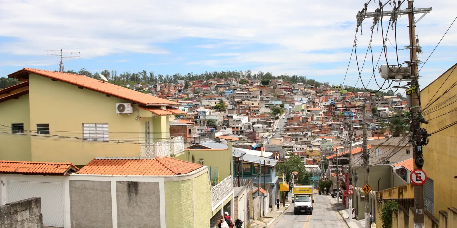 Habitantes de Perus, em SP, acusam fraude em audiência pública