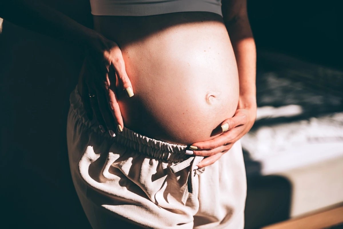 Bebês definem seus alimentos preferidos ainda na barriga. Entenda