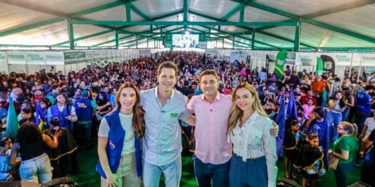 Daniel Vilela entrega mais de 2,3 mil cartões sociais em Luziânia e transforma realidade do Entorno