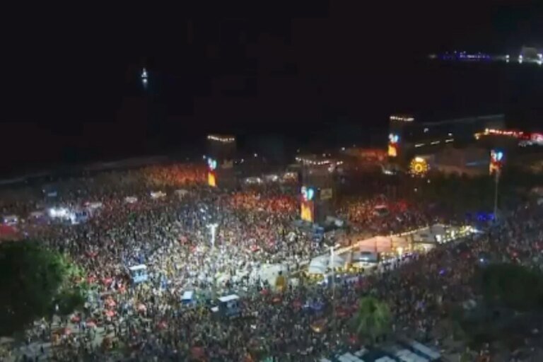 Drones mostram Praia de Copacabana lotada para megashow de Shakira