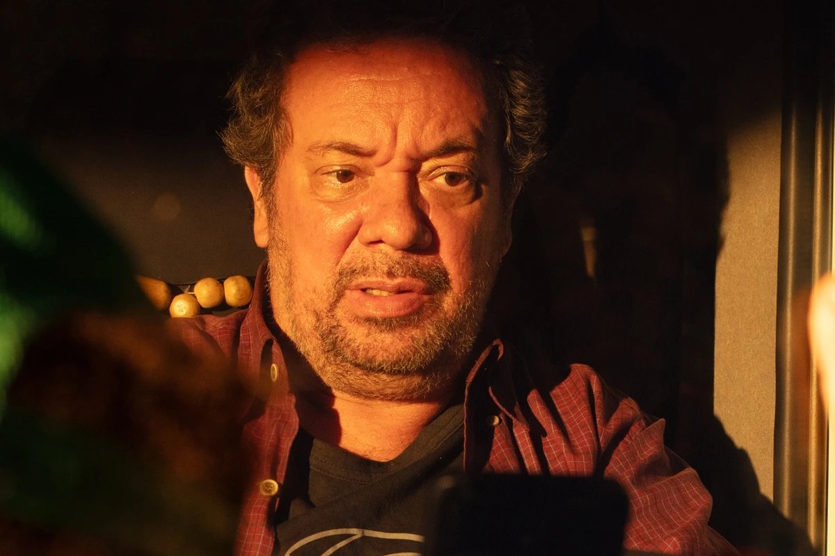 Filme inspirado em bolsonarista pendurado em caminhão chega aos cinemas