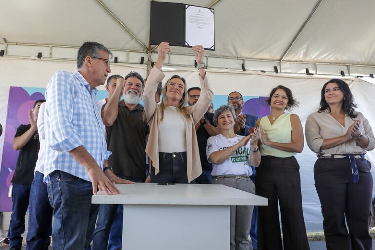 GDF assina ordens de serviço para construção de duas novas creches no Recanto das Emas
