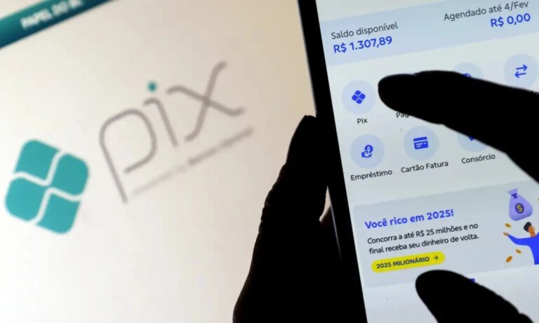 Golpe do Pix: homem frauda pagamento de suplemento alimentar e é preso