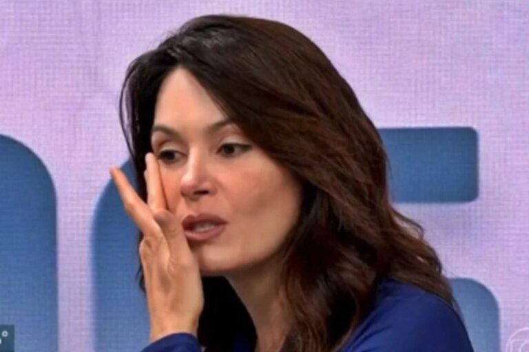 Jornalista chora ao noticiar caso de mulher jogada de penhasco
