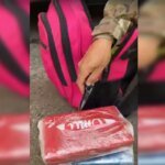 Mãe que viajava com bebê de 1 ano é presa com cocaína em ônibus