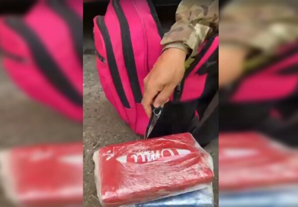 Mãe que viajava com bebê de 1 ano é presa com cocaína em ônibus