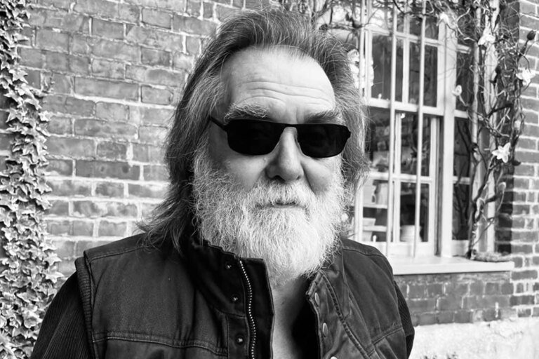 Morre Dennis Locorriere, cantor da banda Dr. Hook, aos 76 anos