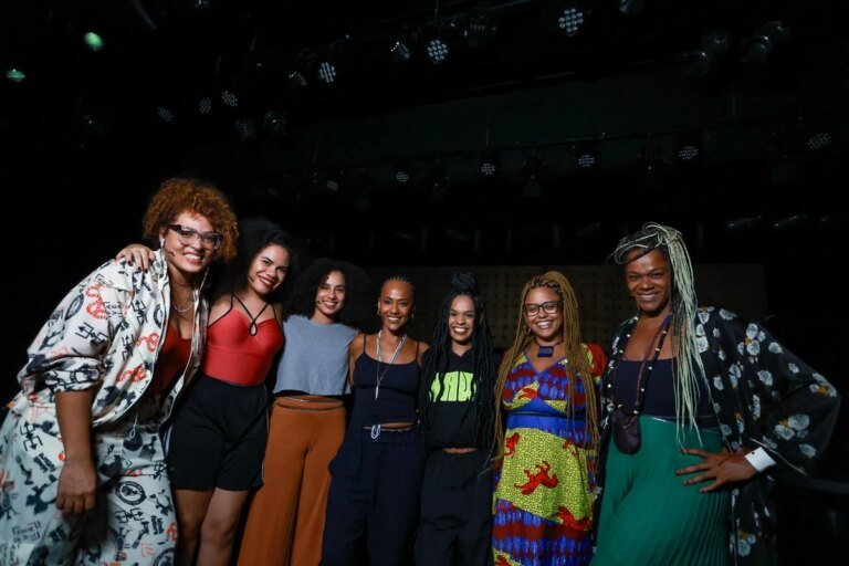 Musical exalta imortalidade de Elza Soares com show aprovado por ela