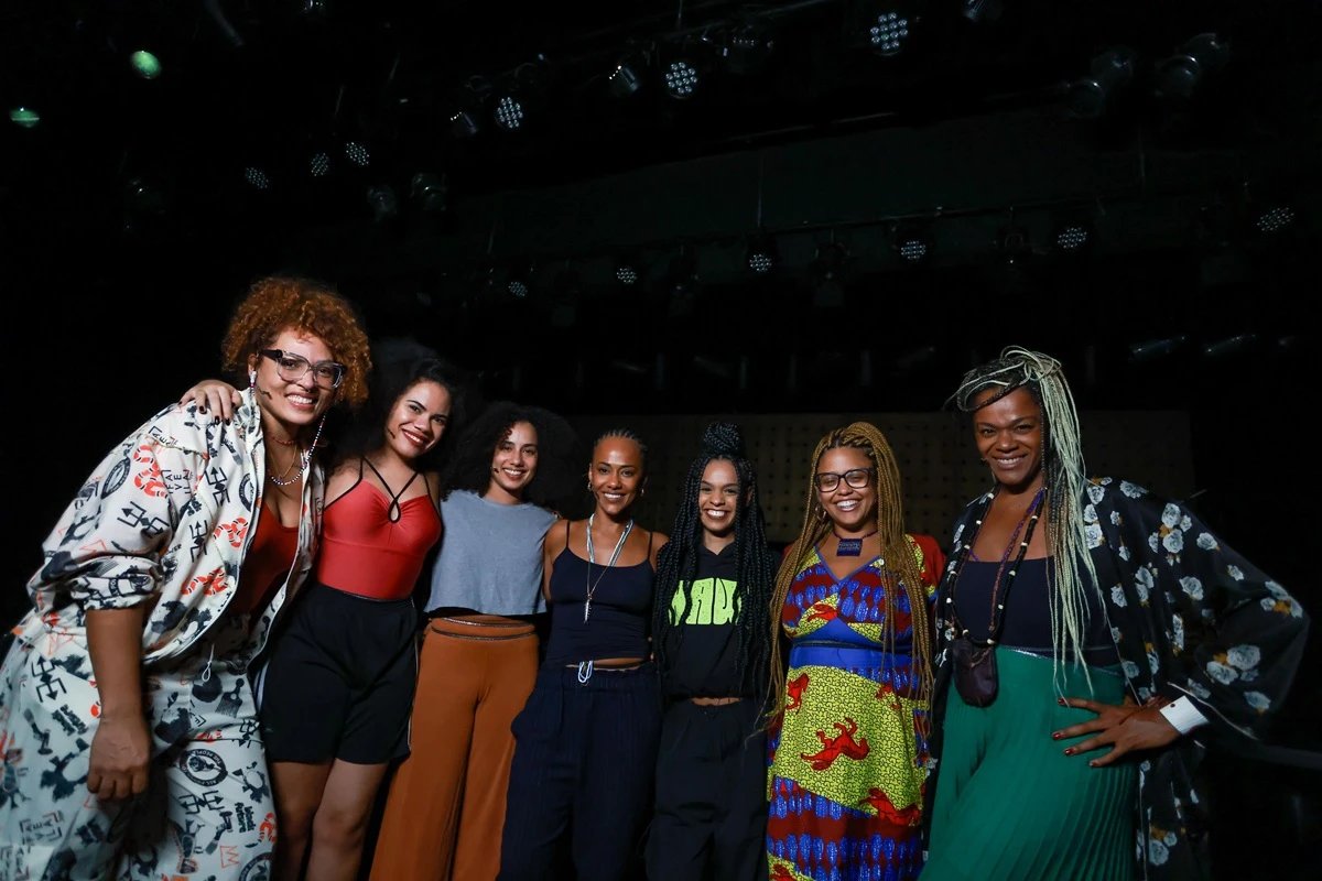 Musical exalta imortalidade de Elza Soares com show aprovado por ela