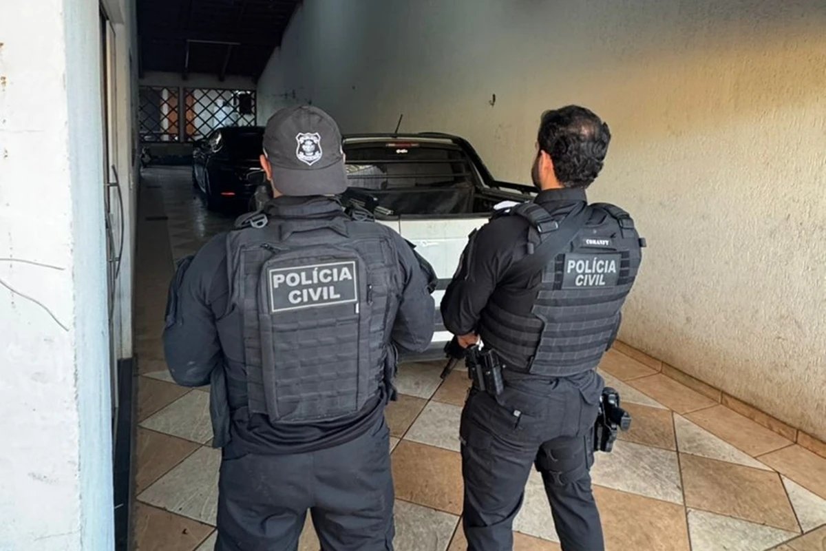 PCGO prende 10 pessoas e bloqueia R$ 103 milhões de facção do tráfico