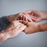 Por que alguns idosos resistem a cuidar da saúde e como ajudá-los