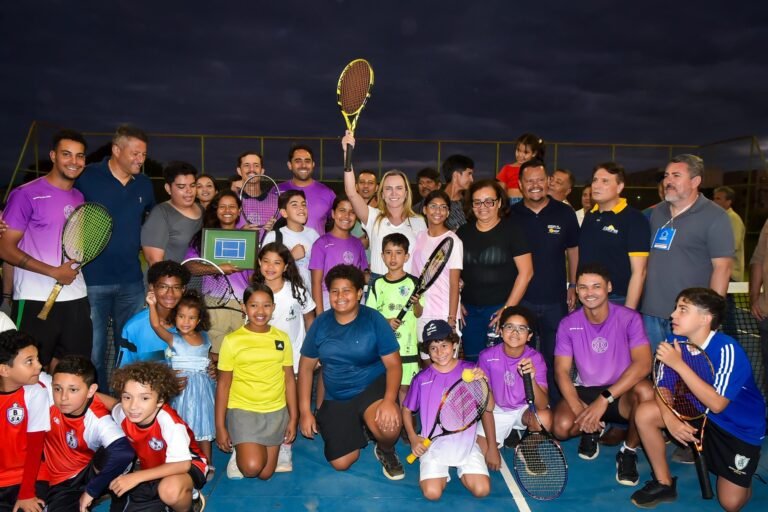 Quadra de tênis do Riacho Fundo II recebe nova iluminação e amplia acesso ao esporte