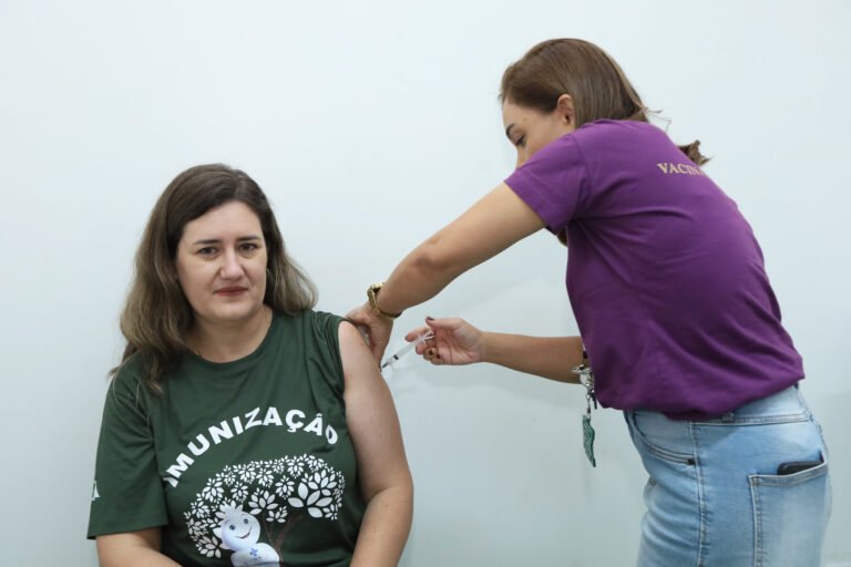 Secretaria de Saúde amplia cobertura vacinal contra gripe no Distrito Federal