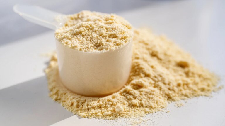 Whey protein e creatina para crianças: pediatras alertam sobre o uso