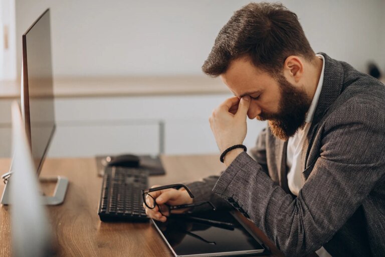 Quando o bom desempenho no trabalho esconde a depressão