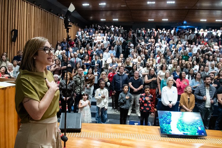 Sessão solene na CLDF homenageia profissionais e projetos que ampliam o alcance da saúde no DF